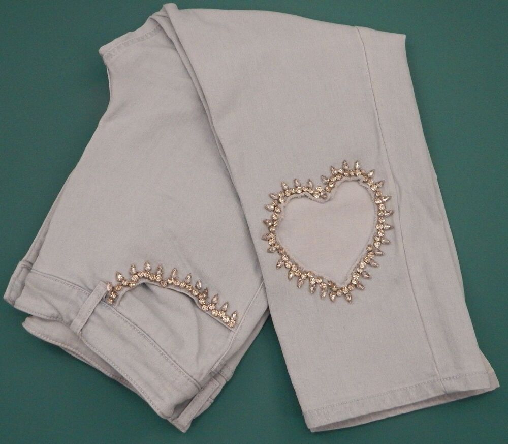 Studio Park Capri Crystal Embellished Capri Jeans Size 6P Heart Cutout Mid Rise